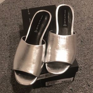 Barely worn slides for work or play!